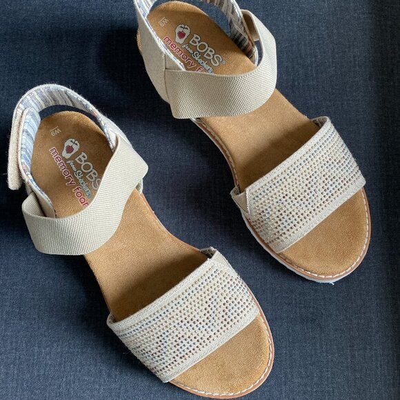 BOBS from Sketchers Wedge Sandals Tan Size 9W EXCELLENT Condition - Picture 2 of 7